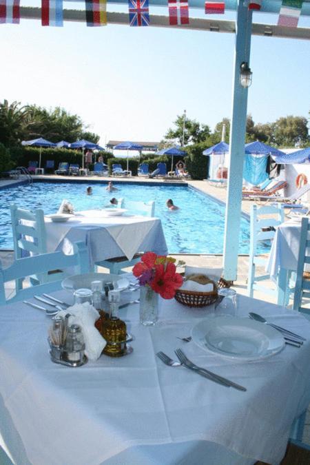 Galeana Beach Hotel พลาตาเนส ภายนอก รูปภาพ